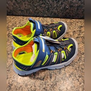 Skechers Relix Valder Sandal, Unisex Size 2, NWT